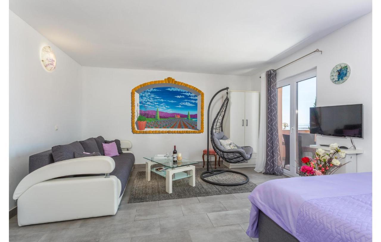 Beautiful Apartment In Stara Baska With Wifi Ngoại thất bức ảnh
